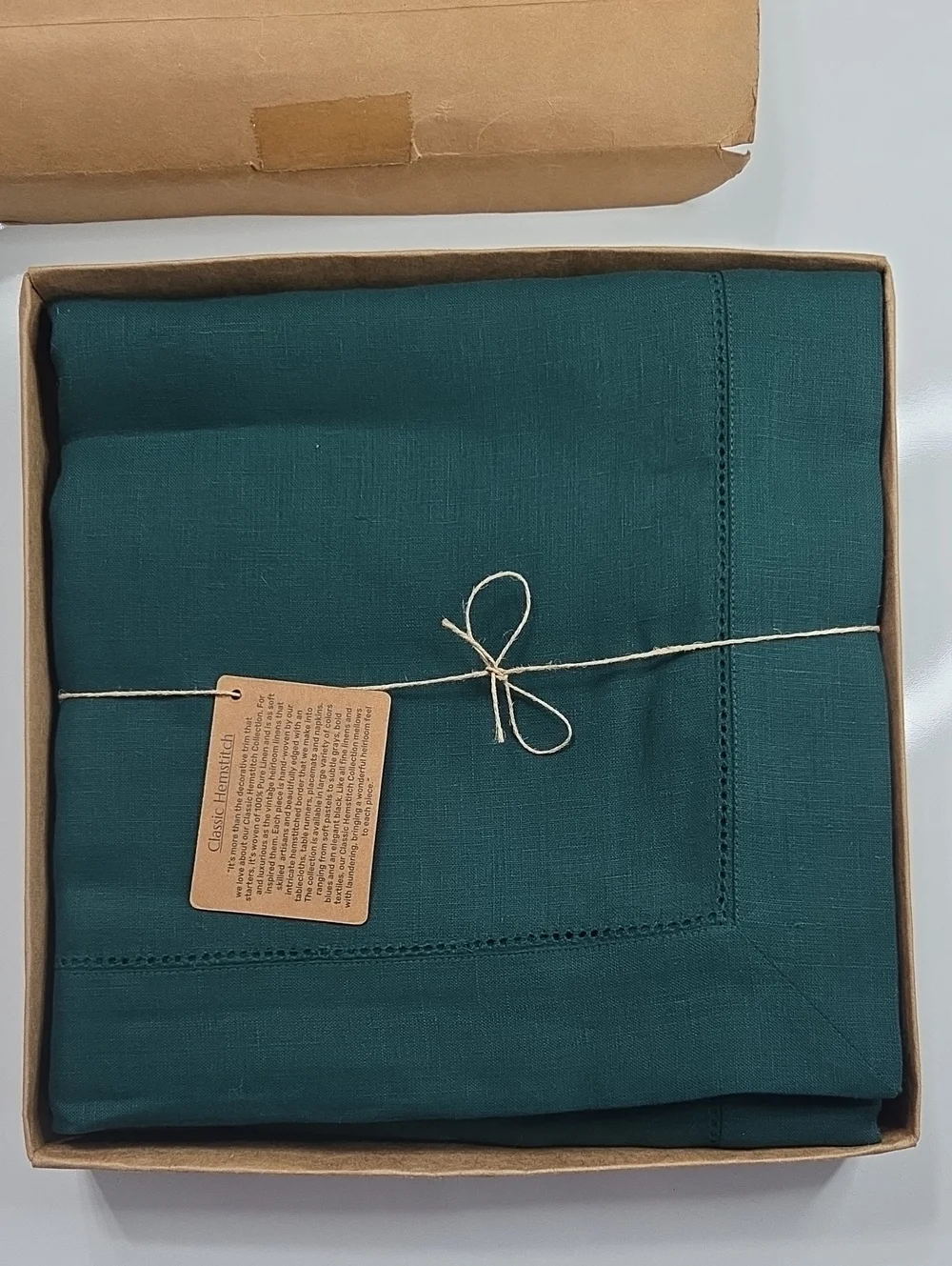 Solino Home Classic Hemstitch Rainforest Green Tablecloth - Home Dining NIB